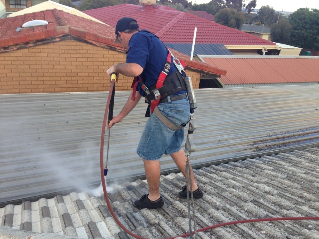 Pressure Clean Tiled Roof